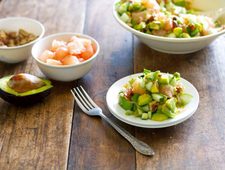 Salad Grapefruit Mentimun Alpukat