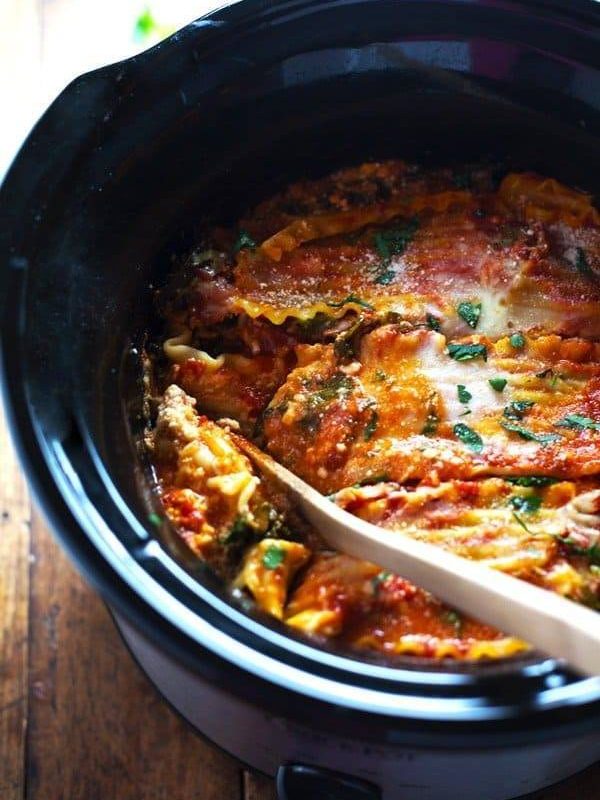 Super Easy Skinny Veggie Crockpot Lasagna - a handful of simple ingredients for a healthy family dinner. | https://pinchofyum.com