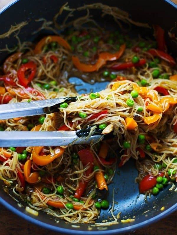 Stir Fried Singapore Noodles - fresh, simple, delish. | pinchofyum.com