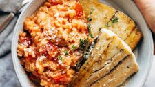 Risotto Tomat Krim dengan Barramundi Goreng
