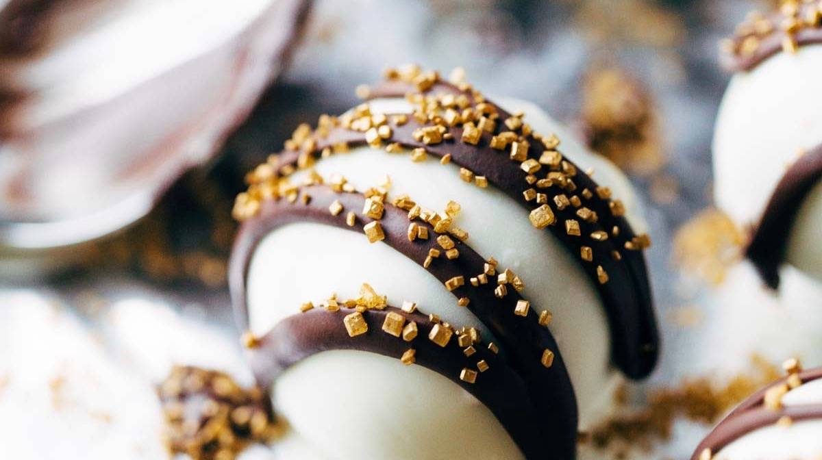 Minty Chocolate Holiday Cake Bites