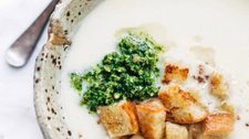 5 Ingredient Creamy Cauliflower Soup with Kale Pesto