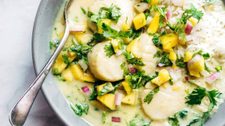 Green Curry Scallops with Mango Cilantro Salsa