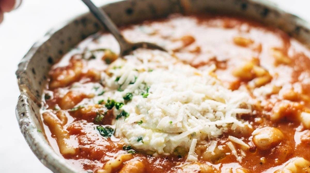 Roasted Garlic and White Bean Lasagna Soup