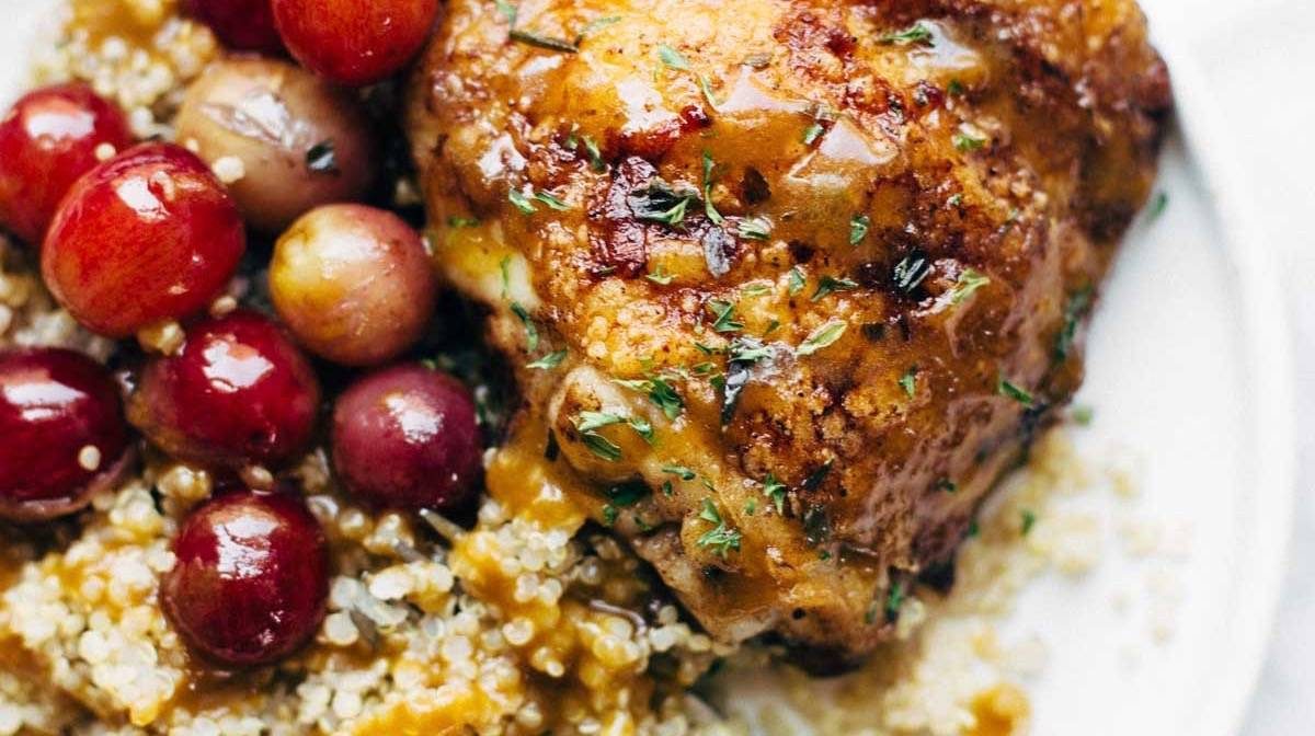 Ayam Wajan dengan Anggur dan Bawang Karamel