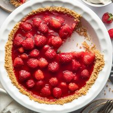 Easy Strawberry Pie-image