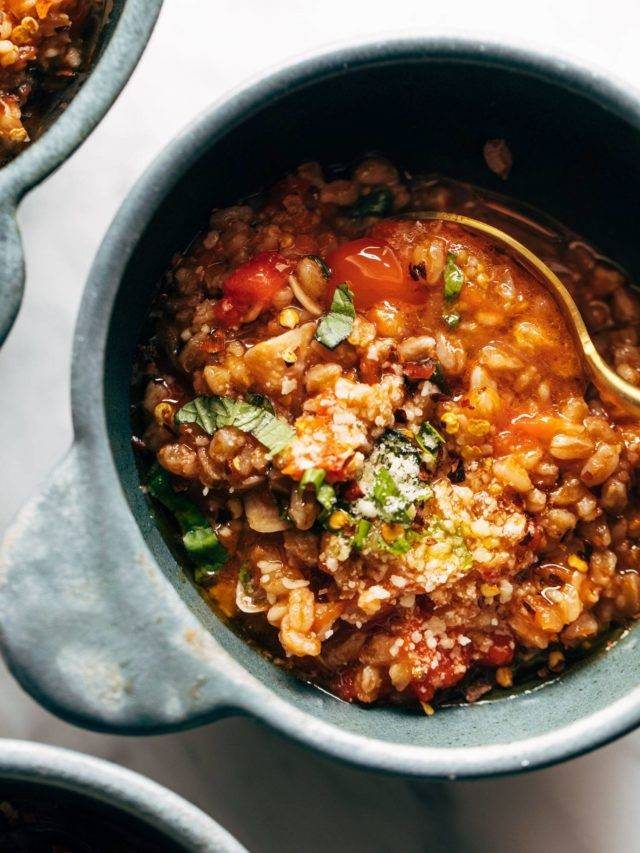 One-Pan Farro with Tomatoes and Kale