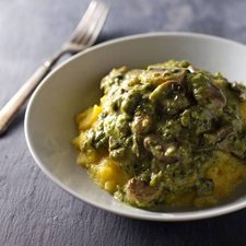 Jamur Poblano Krim dengan Polenta