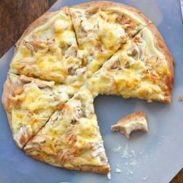 A picture of Healthy Chicken Alfredo Pizza