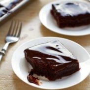 A picture of Fudgy Chocolate Cake Bars