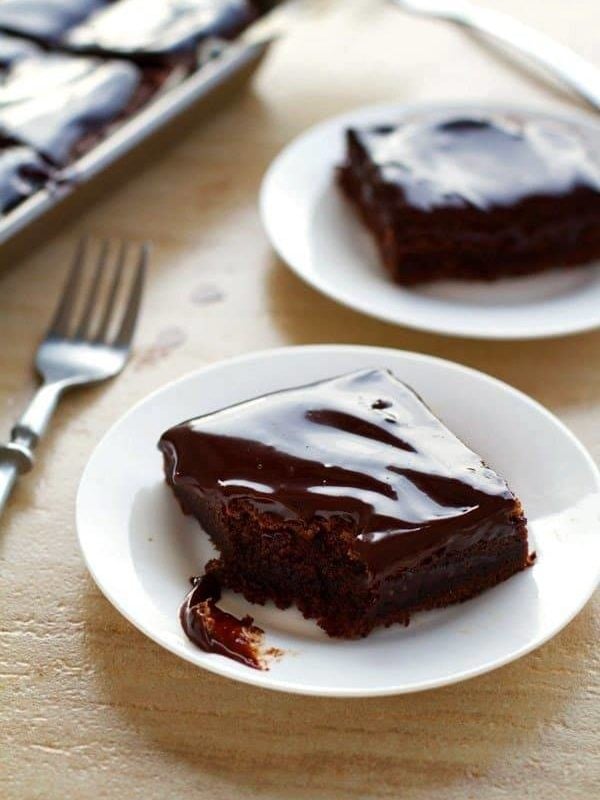A picture of Fudgy Chocolate Cake Bars