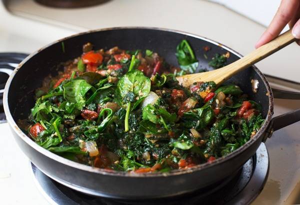 Homemade Healthy Palak Paneer - Pinch of Yum