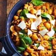 Simple San Marzano Pasta e Fagioli - this comforting dish is easy to prepare and FULL of flavor. Healthy, too! | pinchofyum.com