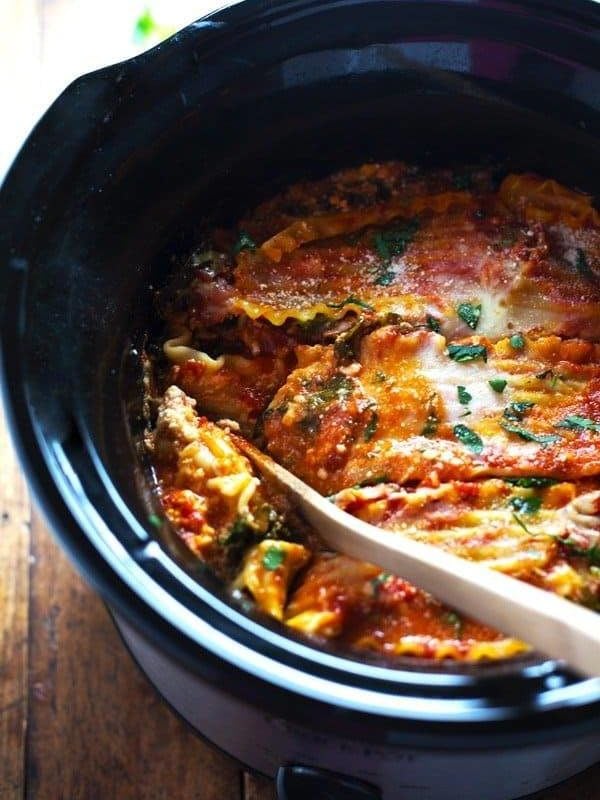 Super Easy Skinny Veggie Crockpot Lasagna - a handful of simple ingredients for a healthy family dinner. | https://pinchofyum.com