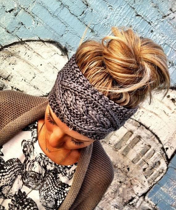 Woman wearing a headband.