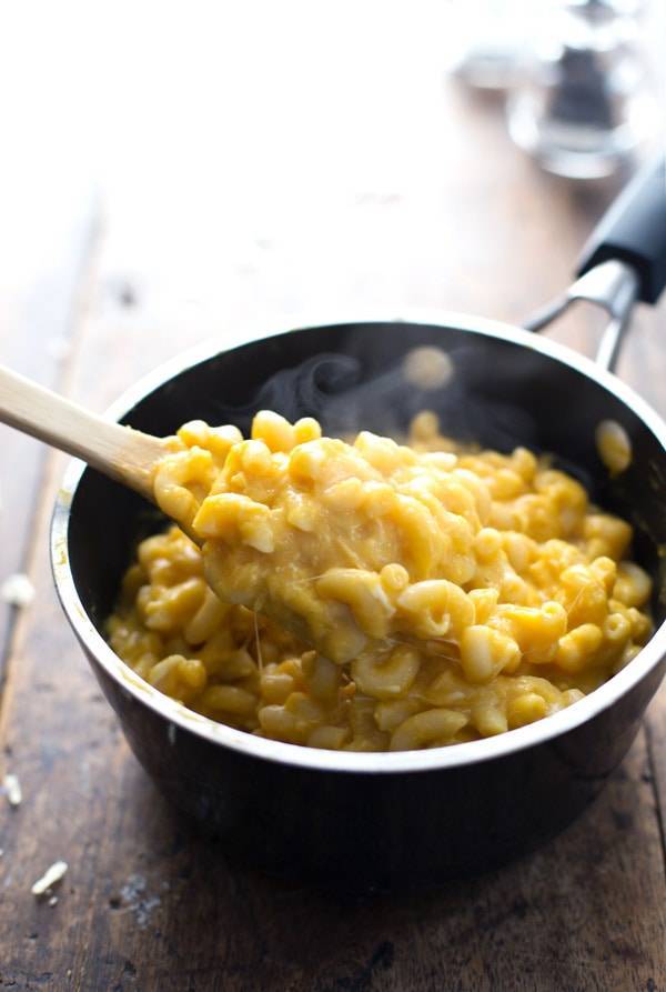 Healthy Mac and Cheese: one heaping cup of comfort food for just 350 calories. Simple, creamy, homemade goodness. So good! | pinchofyum.com