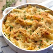 Garlic Parmesan Chicken Lasagna Bake - a quick layered casserole-style recipe with simple ingredients and YUMMY garlic parm flavor. 300 calories. | pinchofyum.com