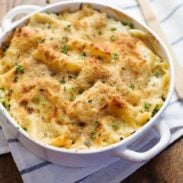 Garlic Parmesan Chicken Lasagna Bake - a quick layered casserole-style recipe with simple ingredients and YUMMY garlic parm flavor. 300 calories. | pinchofyum.com