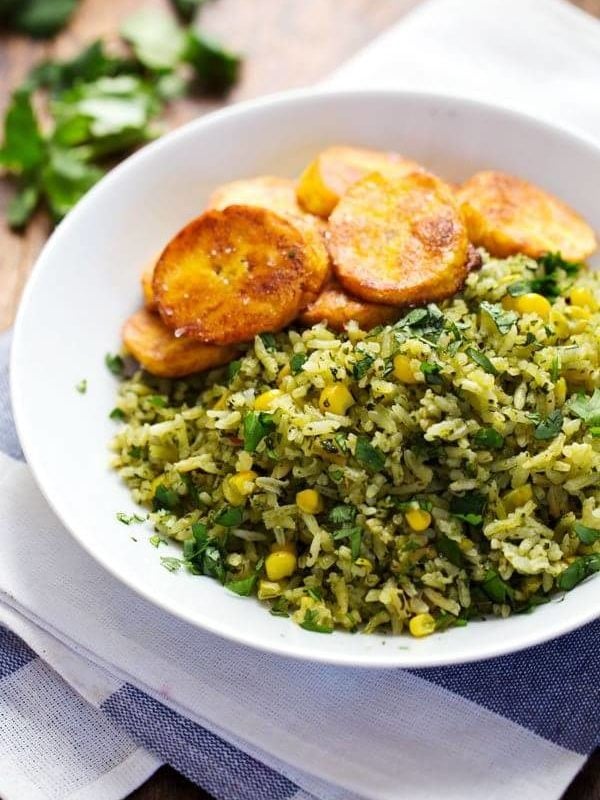 Green Mexican Rice with Corn - the perfect simple summer side! 240 calories. | pinchofyum.com