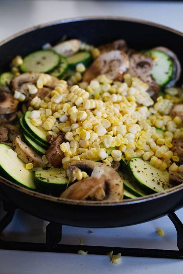 Sweet Corn and Zucchini Pie - all those fresh summer veggies! | pinchofyum.com #vegetarian #zucchini #pie #recipe #healthy 