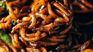 Black Pepper Stir Fried Udon Recipe - Pinch of Yum