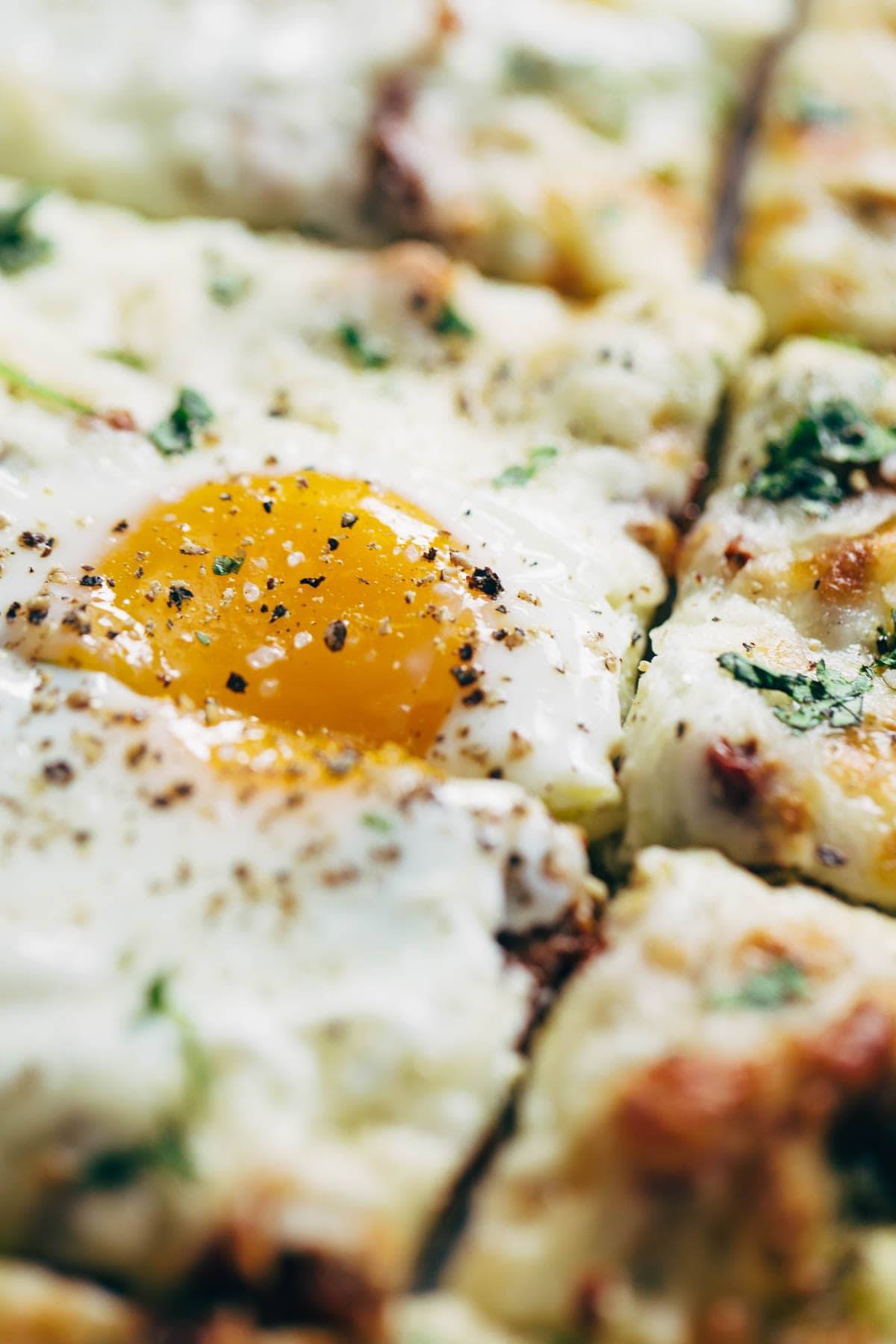 Sunny-Side-Up Eggs Pizza - Healthy Brunch Pizza Recipe