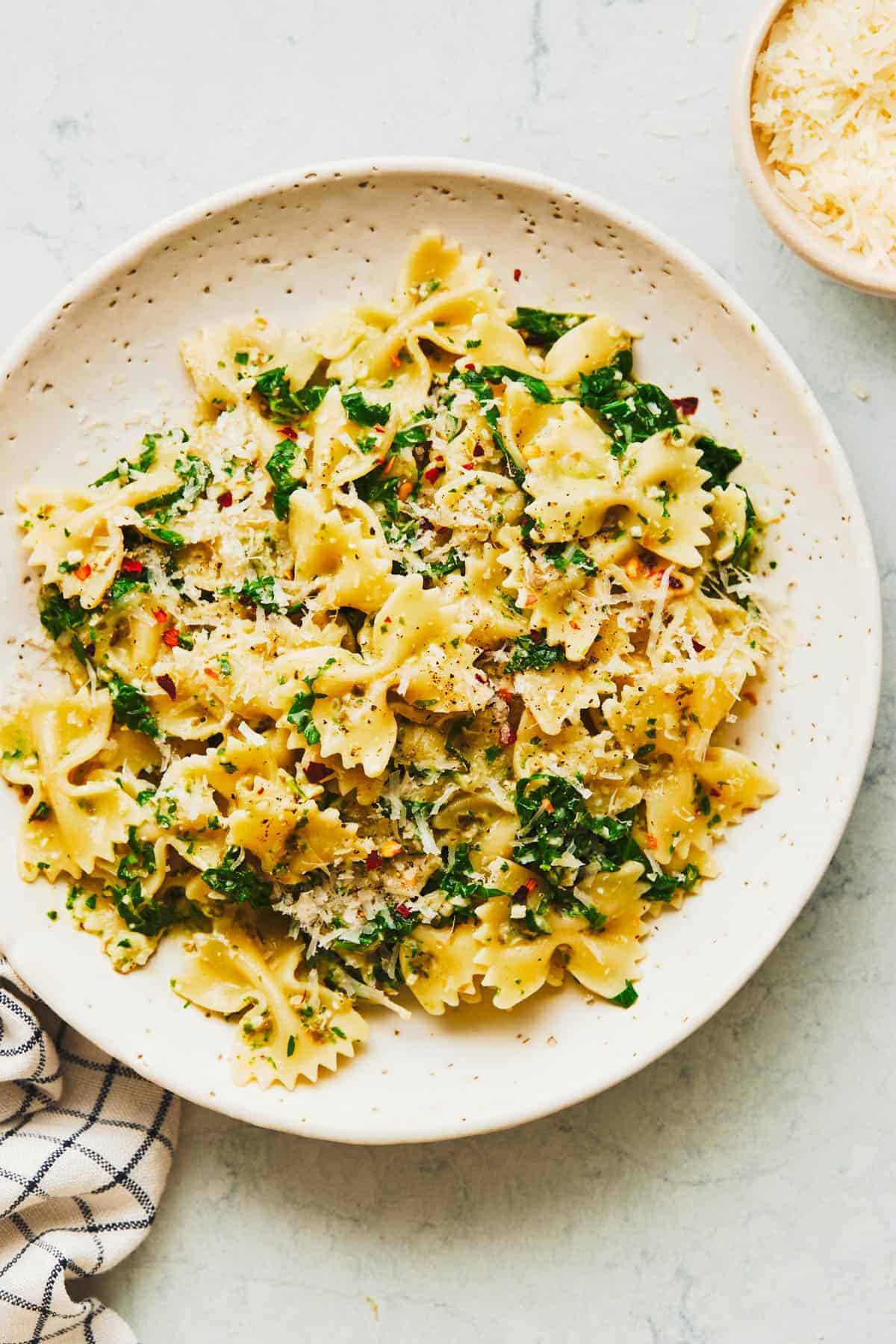 Fast and Easy Lemon Garlic Pasta - Pinch and Swirl