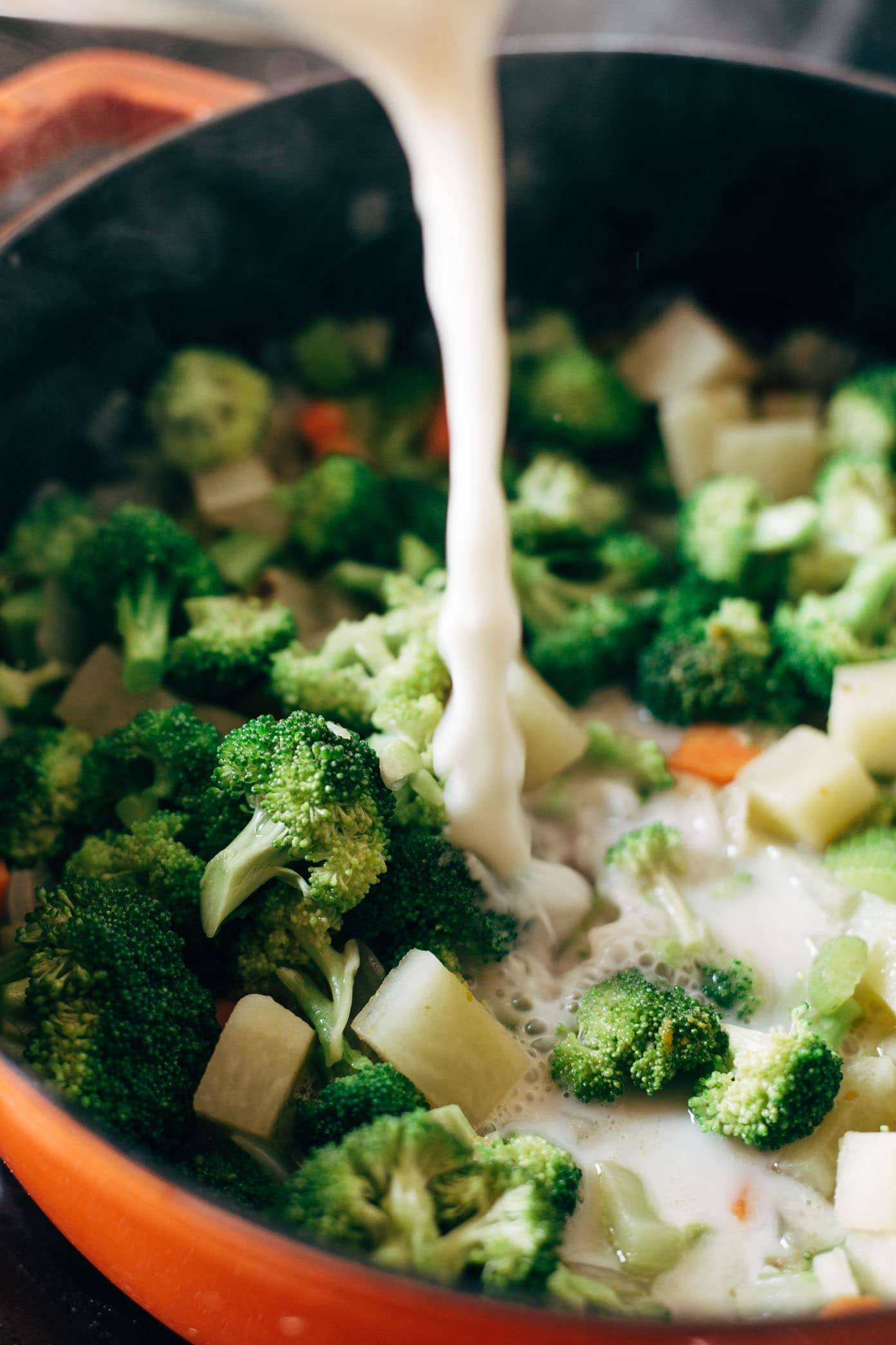 Broccoli Cheese Soup Recipe (5 Ingredients!) - Wholesome Yum