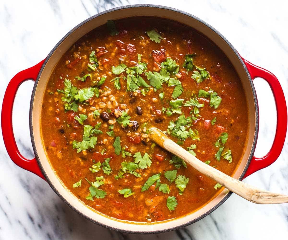 30 Minute Chili in the Dutch Oven (and 9 other easy one-pot recipe ideas)! | pinchofyum.com
