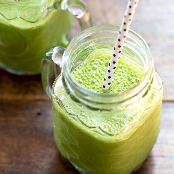 The 4 Ingredient Green Smoothie Recipe - Pinch of Yum