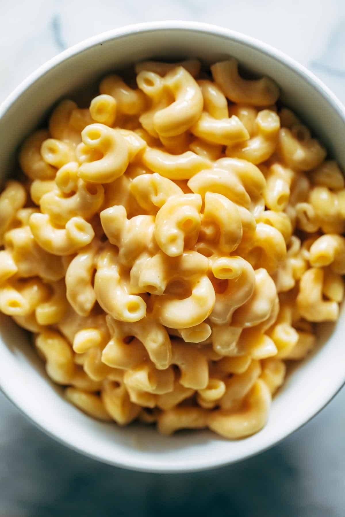 Creamy elbow macaroni and cheese in a bowl