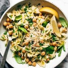 Lemon Chickpea Pasta Salad Meal Prep (30g Protein) - That Vegan Babe