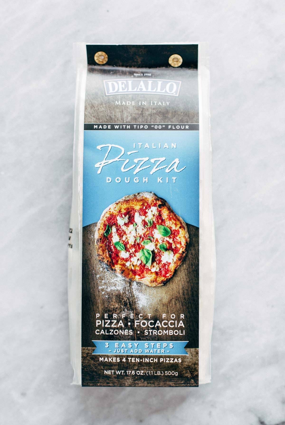 Package of DeLallo Italian Pizza Dough Kit.