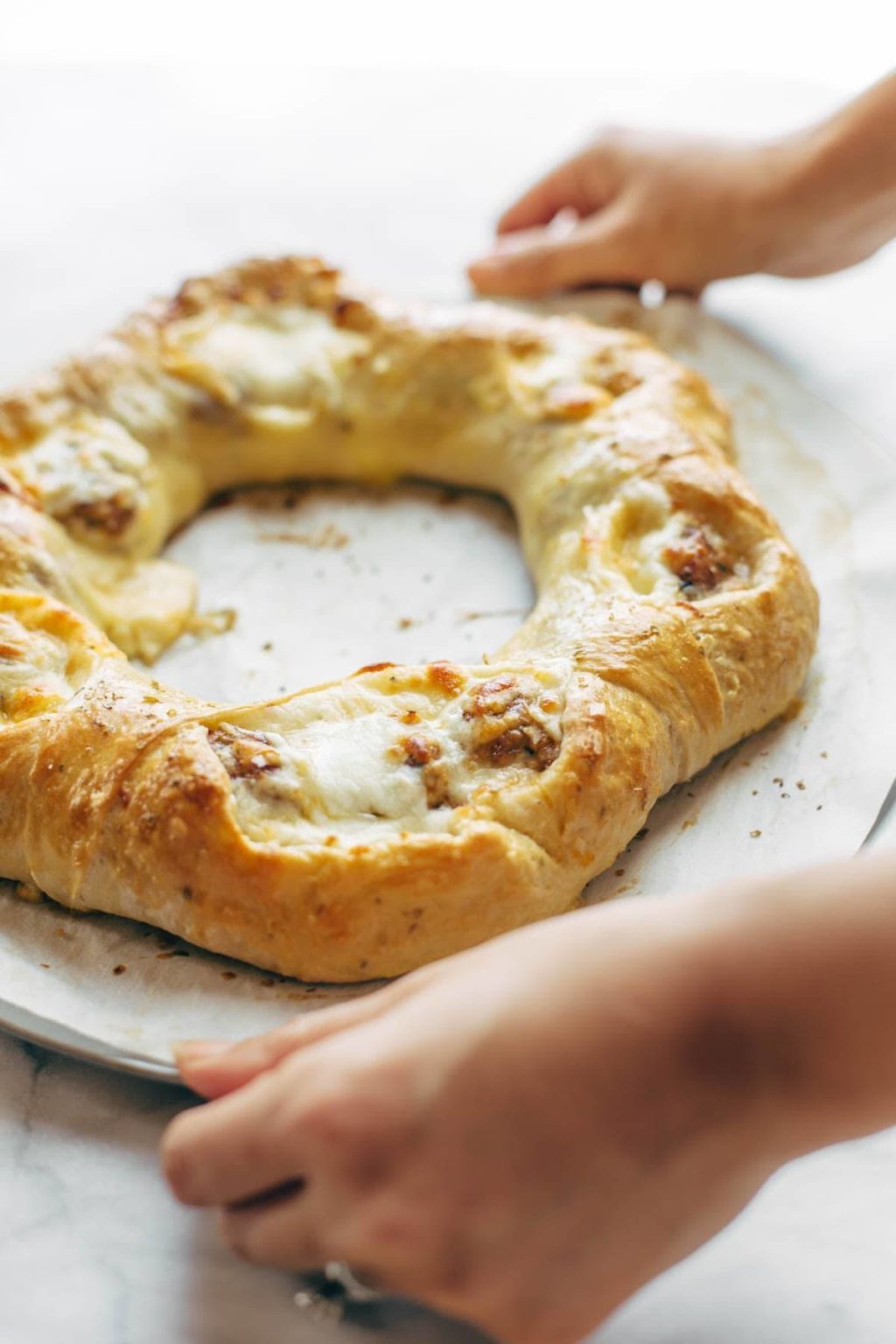 Cheesy Meatball Pull-Apart Pizza Ring Recipe - Pinch of Yum