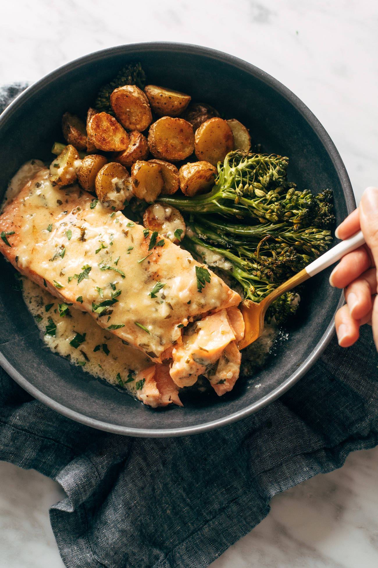 White fish in Creamy Shallot Sauce - Easy Meals with Video Recipes