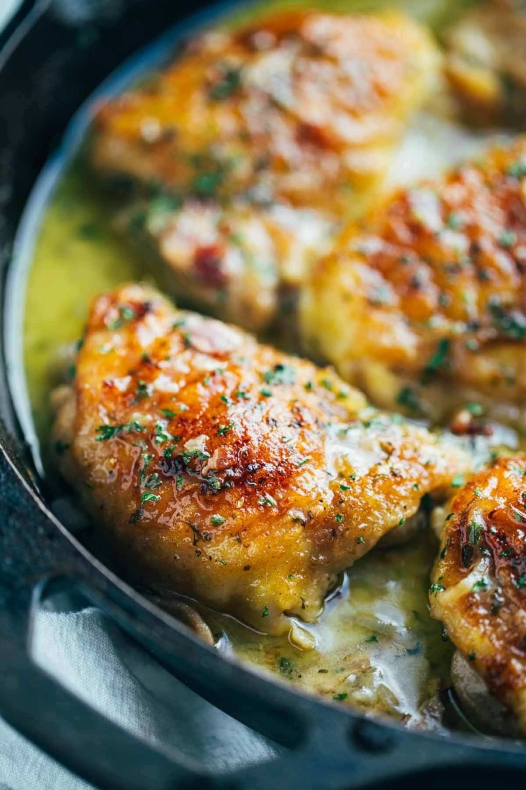 Skillet Chicken with Bacon and White Wine Sauce Recipe - Pinch of Yum