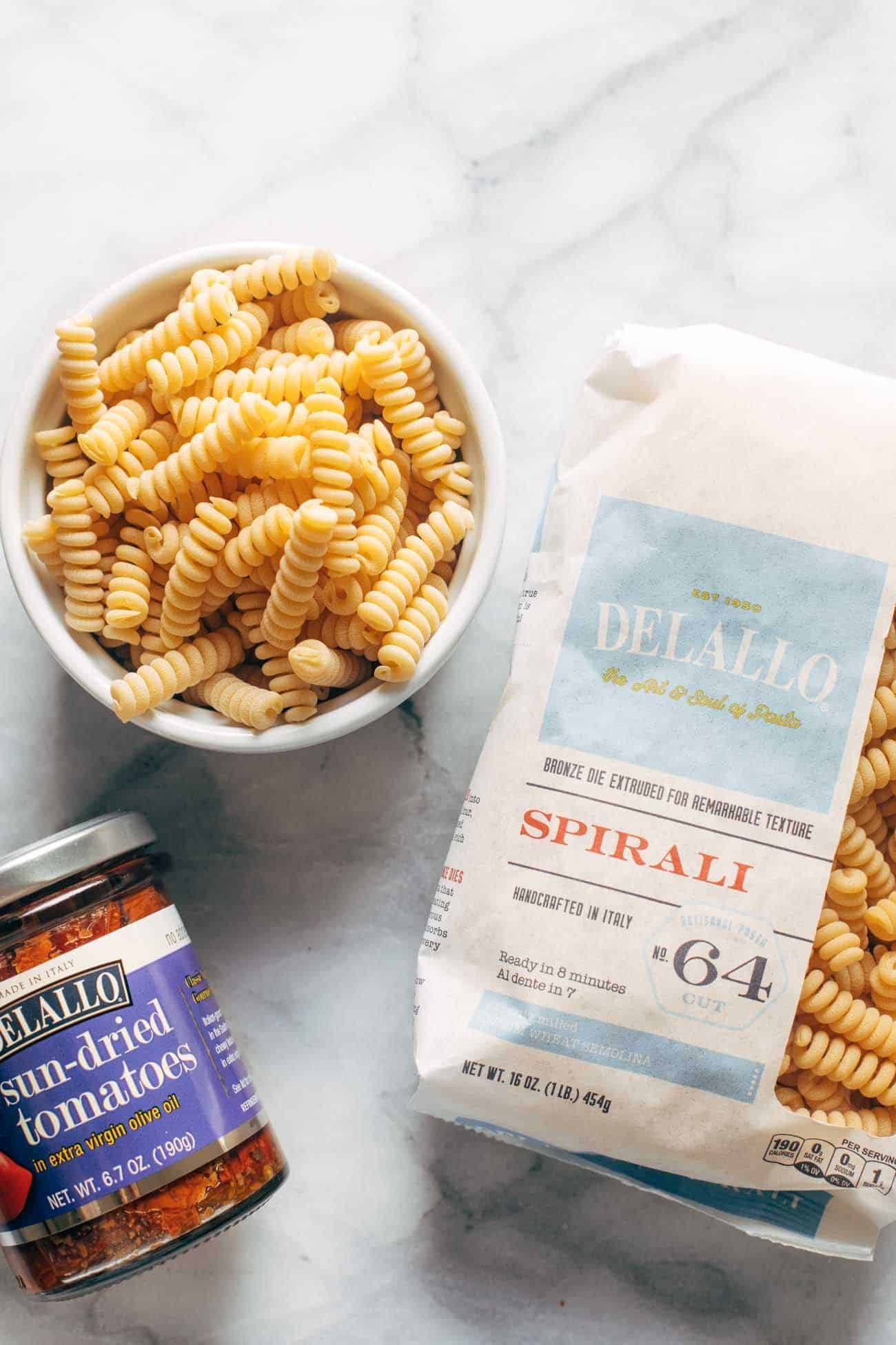 Ingredients for Creamy Sun-Dried Tomato Pasta with spirali noodles and sun-dried tomatoes