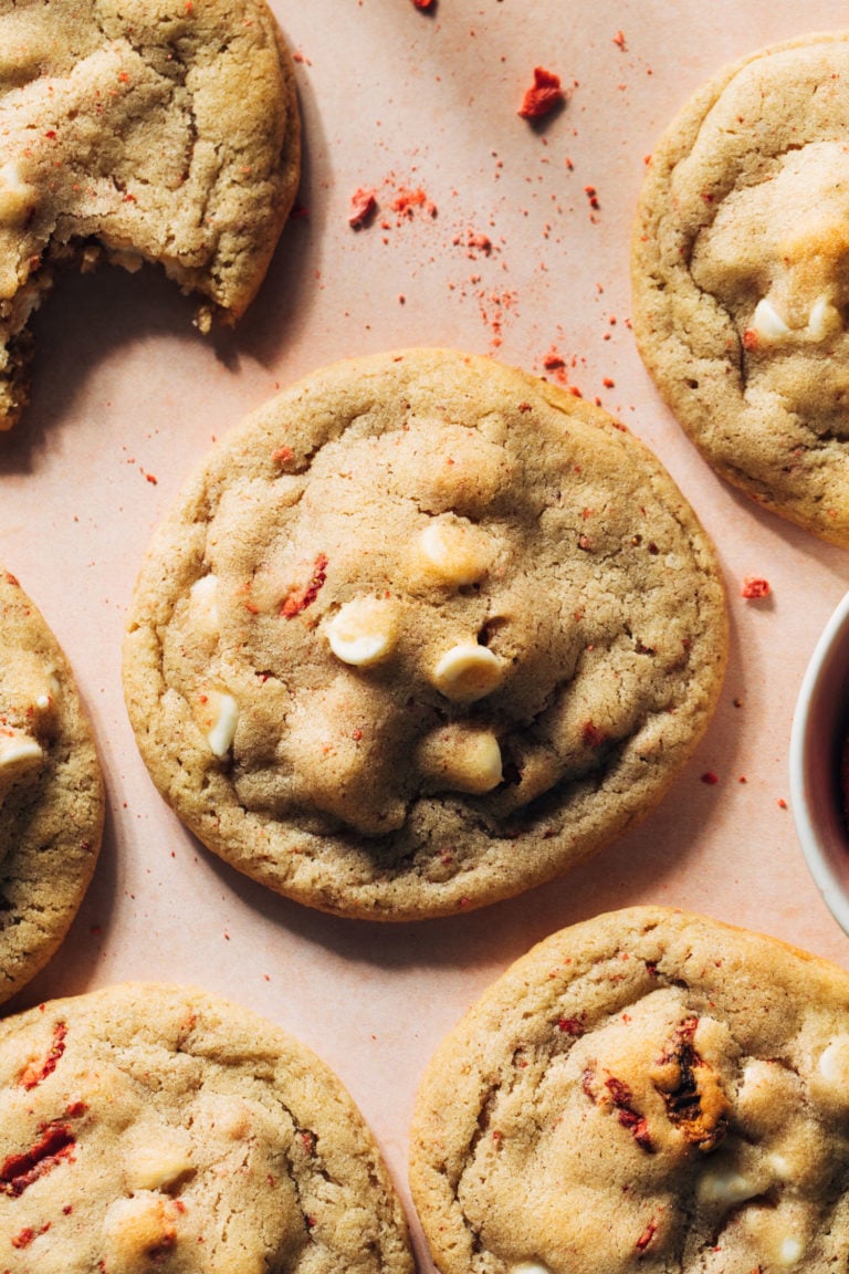 Strawberry White Chocolate Cookies Recipe - Pinch of Yum