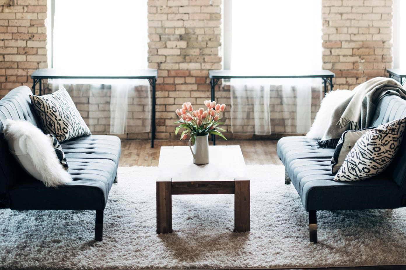 Remodeling the studio with tables, sofas and coffee table.