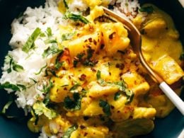 Simple yellow store curry sauce