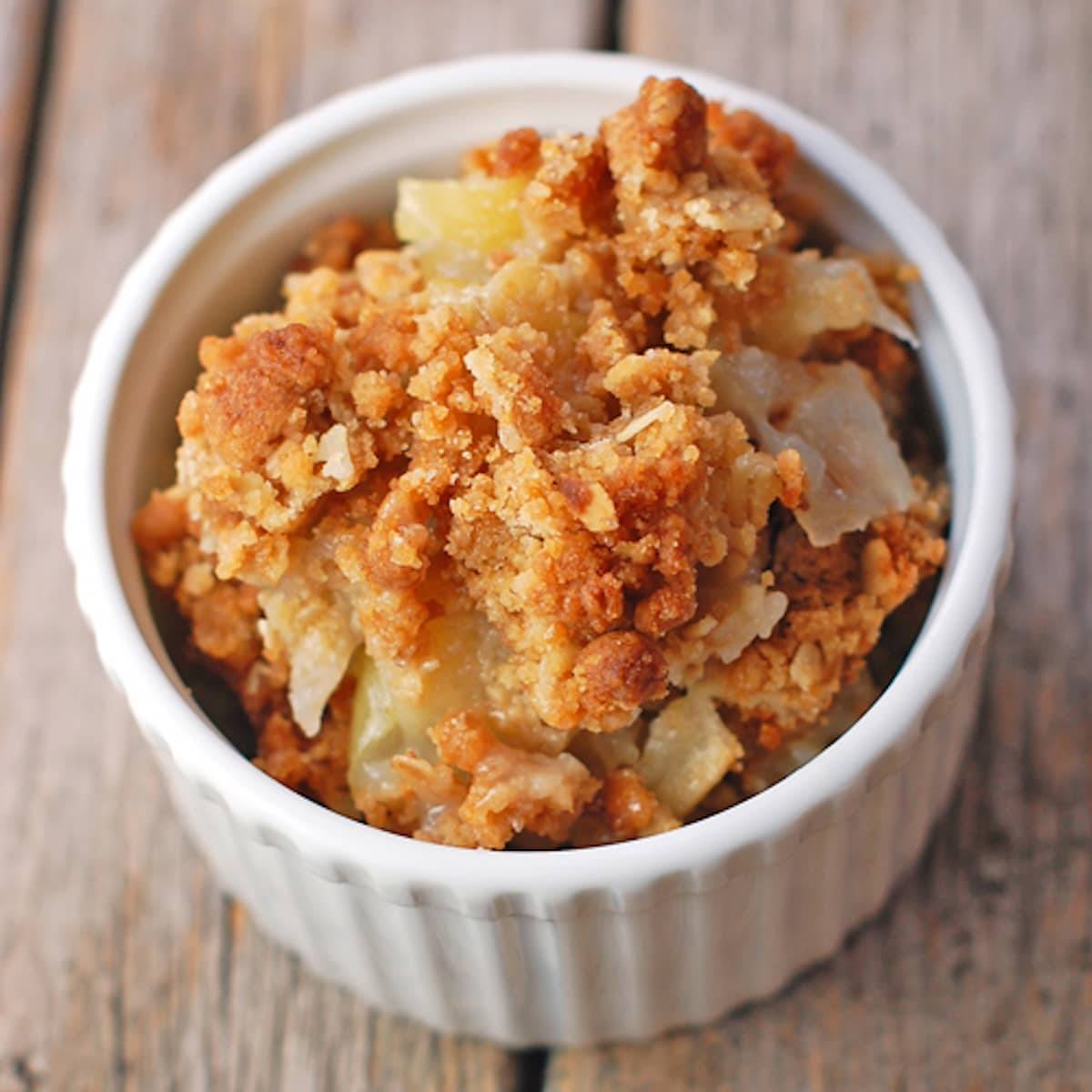 Old Fashioned Easy Apple Crisp - The Chunky Chef