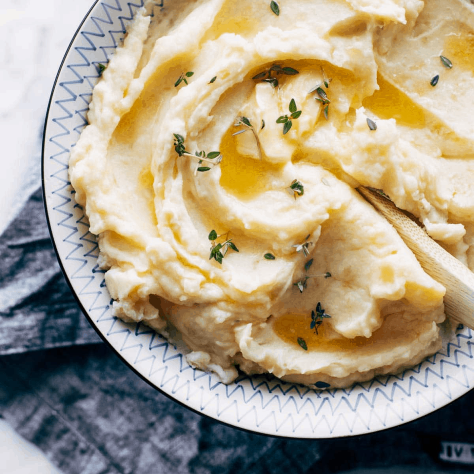 Mashed potatoes on a plate.