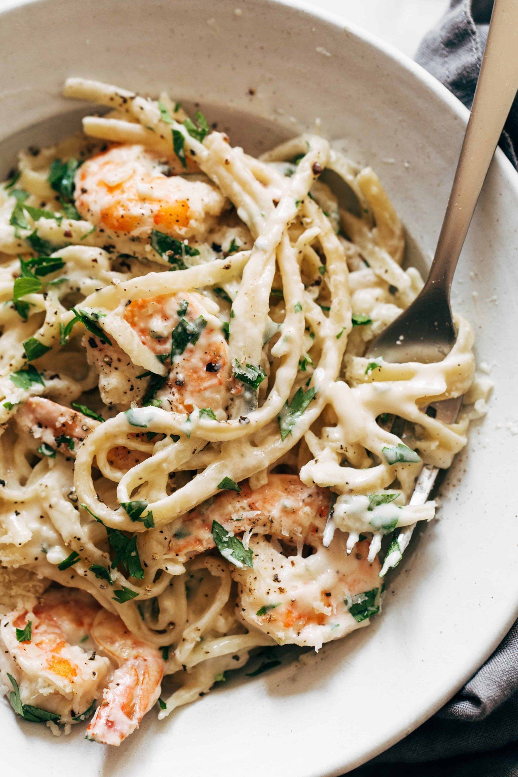 Garlic Butter White Wine Shrimp Linguine Recipe Pinch Of Yum